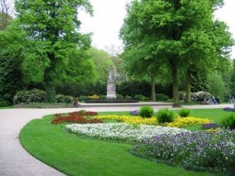 Архитектор Георг фон Кнобельсдорф украси