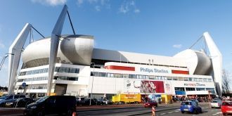 У Северо-Восточной трибуны. Оба они посв