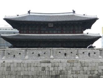 Говорят, что одно время за воротами Тонд