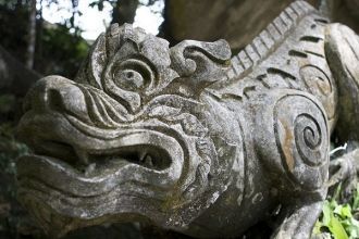 Все скульптуры выполнены из камня вручну