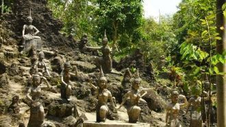 Это каменный сад, а экспонатами в нем вы