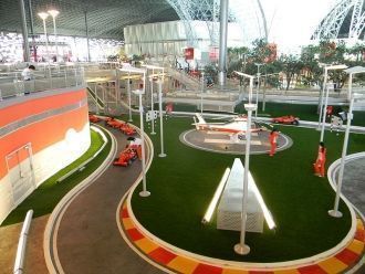 В местном фирменном магазине вам предлож