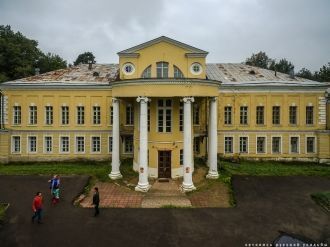 Главный дом, возведённый в конце XVIII в