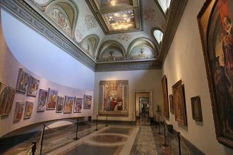 Около 460 картин размещаются в хронологи