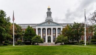 Гарвардский университет - старейший в СШ