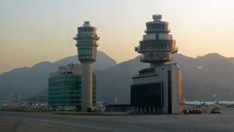 Аэропорт Чхеклапкок расположен частично 