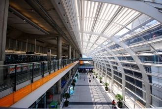 Аэропорт Гонконга - это огромный транспо