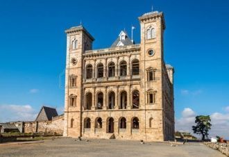 К настоящему времени воссоздан из пепла.