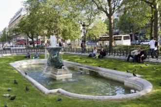 Свою нынешнюю прямоугольную форму площад