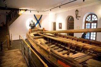 В 1692 году размер «потешной флотилии» д