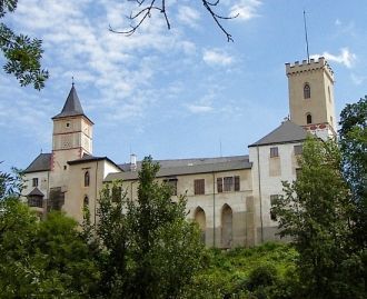 Ещё во времена Розенбергов замок не один