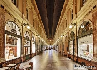 Комплекс представляет собой три галереи 