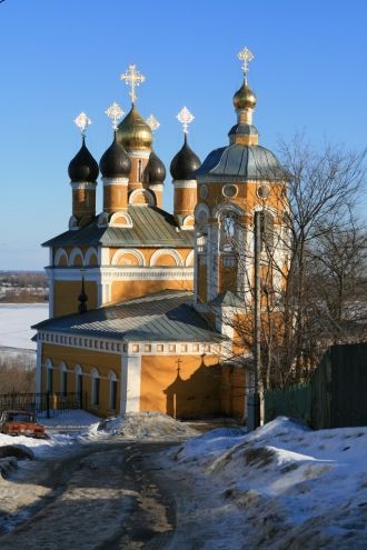 Барабаны куполов были декорированы аркам