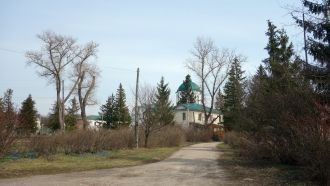 Монастырь расположен в живописнейшем мес