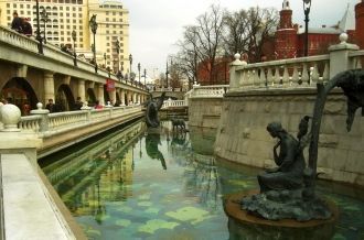 В процессе реставрации Манежной площади 