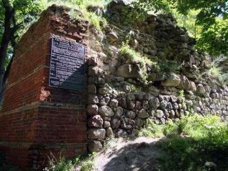 В настоящее время от Гдовской крепости о