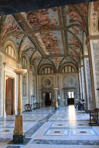 Главные комнаты виллы, в том числе лоджи