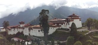 Дзонг Тонгса полностью был построен толь