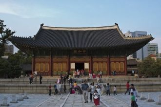 Павильон Чыкчодан (Jeukjodang) с богатой