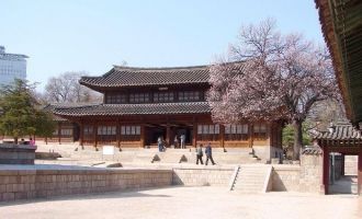 Опочивальней императора Кочжона или Гочж