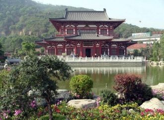 Кроме радоновых источников в долине есть