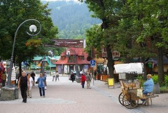 Главная прогулочная улица города, конечн