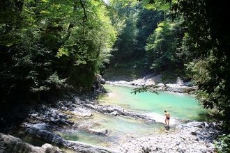 Привлекают путешественников Дагомысские 