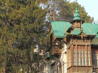 В Константина 1982 году в здании началас