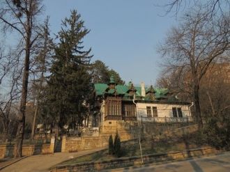 Ежегодно, почти четверть века, с 1990 го