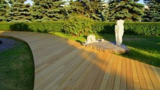 На его базе проходят ежегодные семинары 