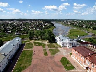 Вид на кремль с колокольни Троицкого соб