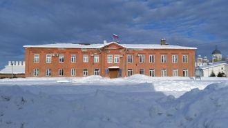 В центре двора на месте воеводского дома