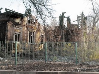 Виноградово, забор усадьбы.