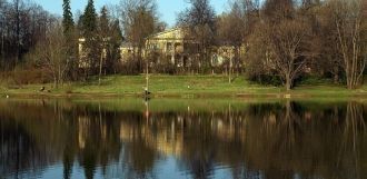 Вдоль западного берега Долгого пруда тян