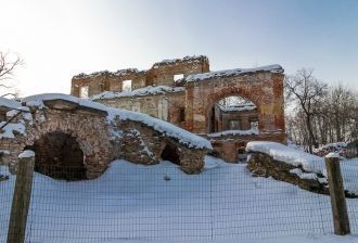 Большинство построек находятся в ужасном
