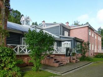 После кончины И.С.Аксакова его вдова пер