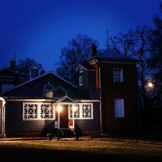 Главный дом отличается по своей архитект