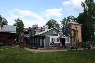 Достопримечательностью усадьбы является 