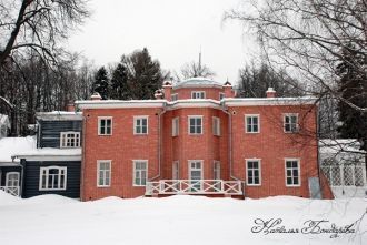 Первое, на что обращаешь внимание, подхо