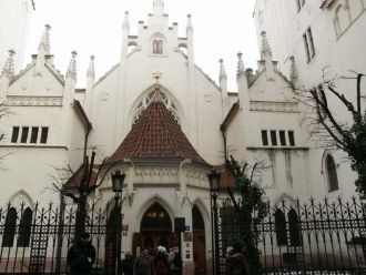 Еще одна синагога, построенная при финан