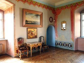 В залах Олесского замка собрано более 50
