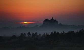 Олесский замок на закате.