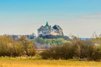 Возвышение, на котором построен Олесский