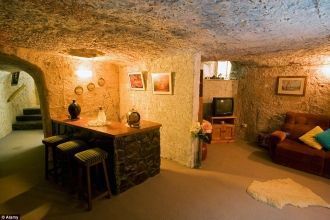 Из-за отсутствия подземной канализации у