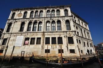 Мост в этом месте существовал давно и пе