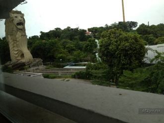 В огромной статуе разместились кинотеатр