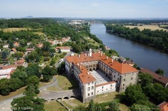 Но Лобковицы постоянно следили за сохран