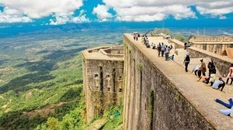 Цитадель Лаферьер построена на горе высо