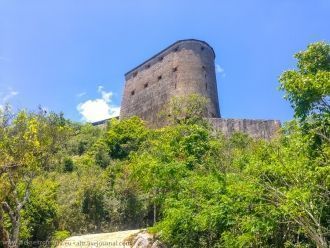 Гигантских размеров цитадель Лаферьер бы