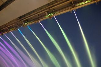 В ночное время суток поток ниспадающей в